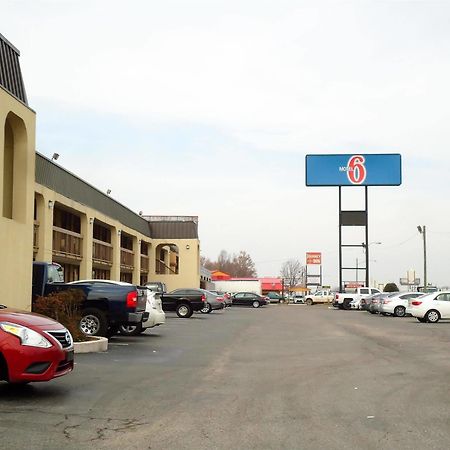 Motel 6 Marion Ar Exteriör bild